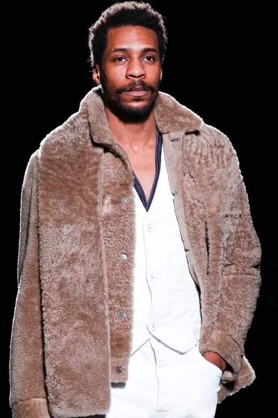 Look 32